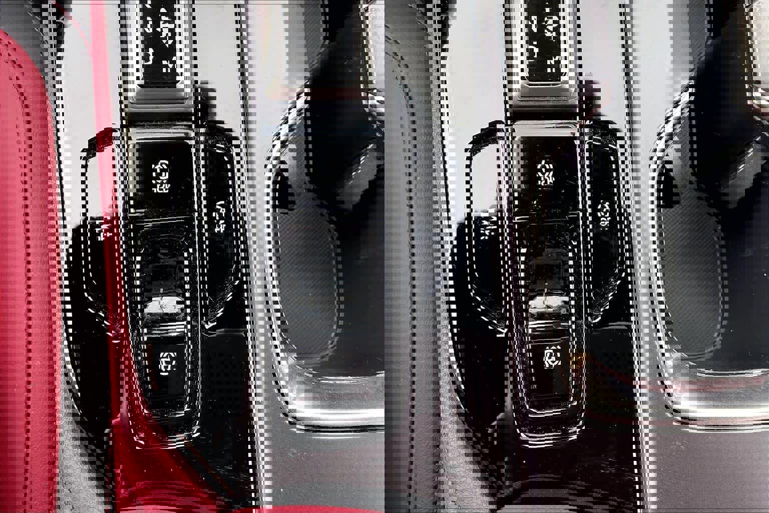 Used 2025 Lexus NX 250 FWD w/ Towing Package (2000 Lbs) image 32