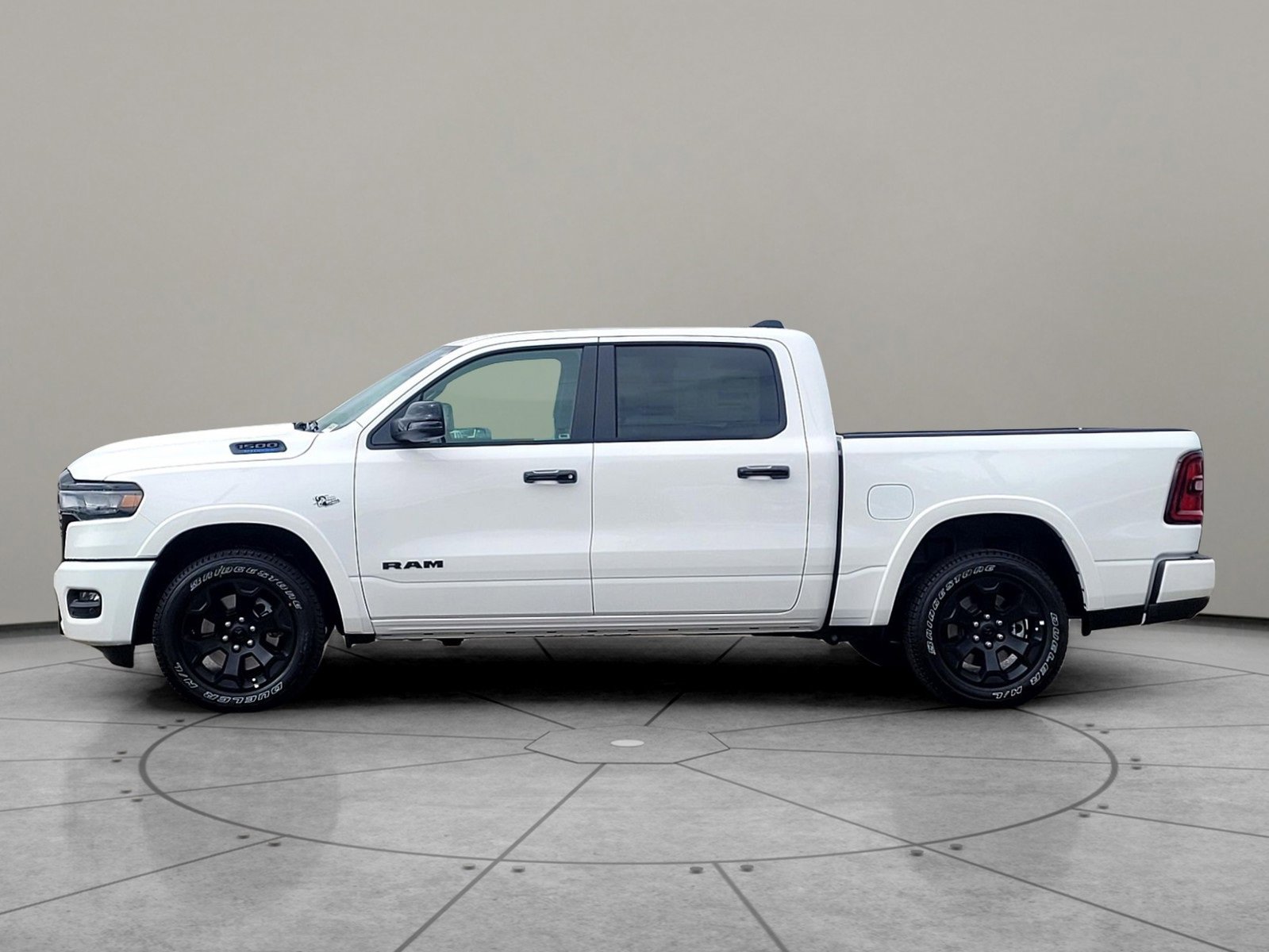 New 2026 RAM 1500 4x4 Crew Cab image 7