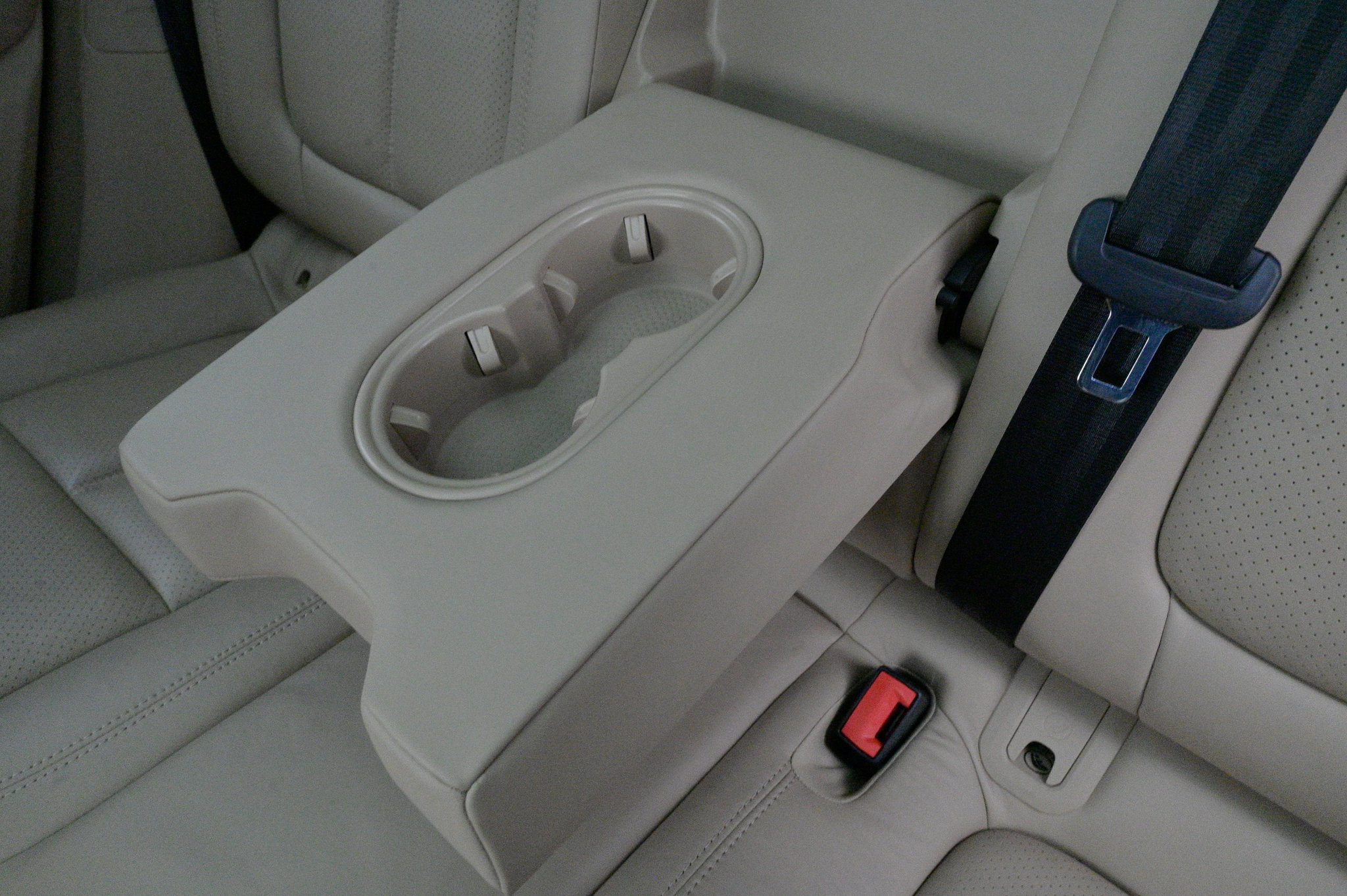 Used 2020 Porsche Macan image 40