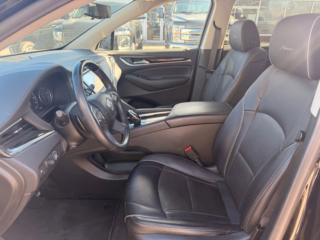 Used 2021 Buick Enclave Avenir w/ Avenir Technology Package AWD/4WD image 9