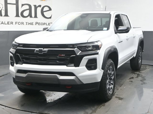 Used 2024 Chevrolet Colorado Z71 w/ Z71 Convenience Package 2 AWD/4WD image 7