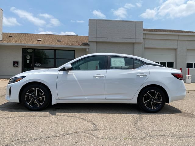 Used 2025 Nissan Sentra SV FWD image 2