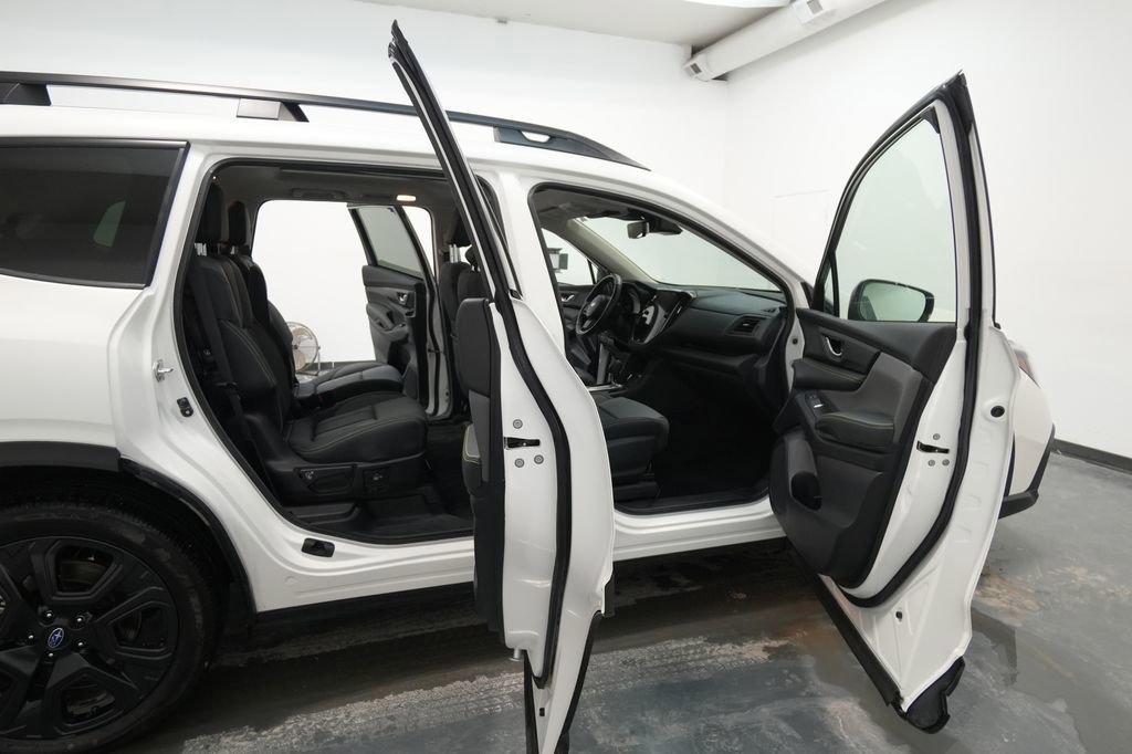 Used 2024 Subaru Ascent Onyx Edition image 33