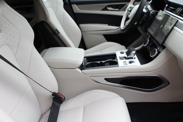 New 2026 Jaguar F-PACE R-Dynamic S image 3