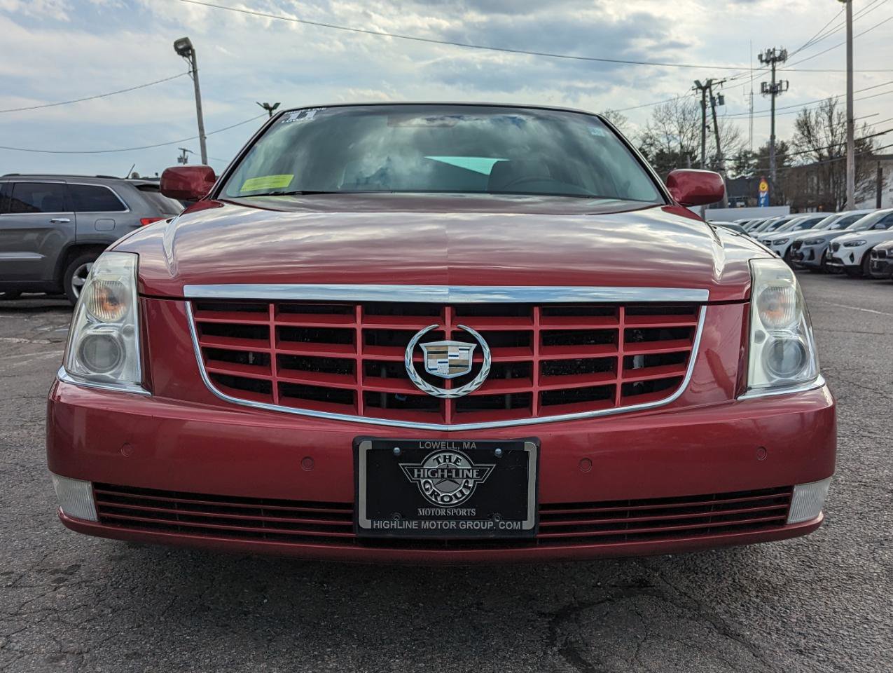 Used 2011 Cadillac DTS Premium w/ Driver Awareness Package FWD image 4