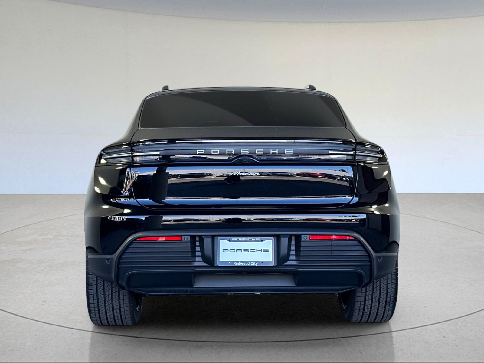 New 2026 Porsche Macan Electric RWD image 7