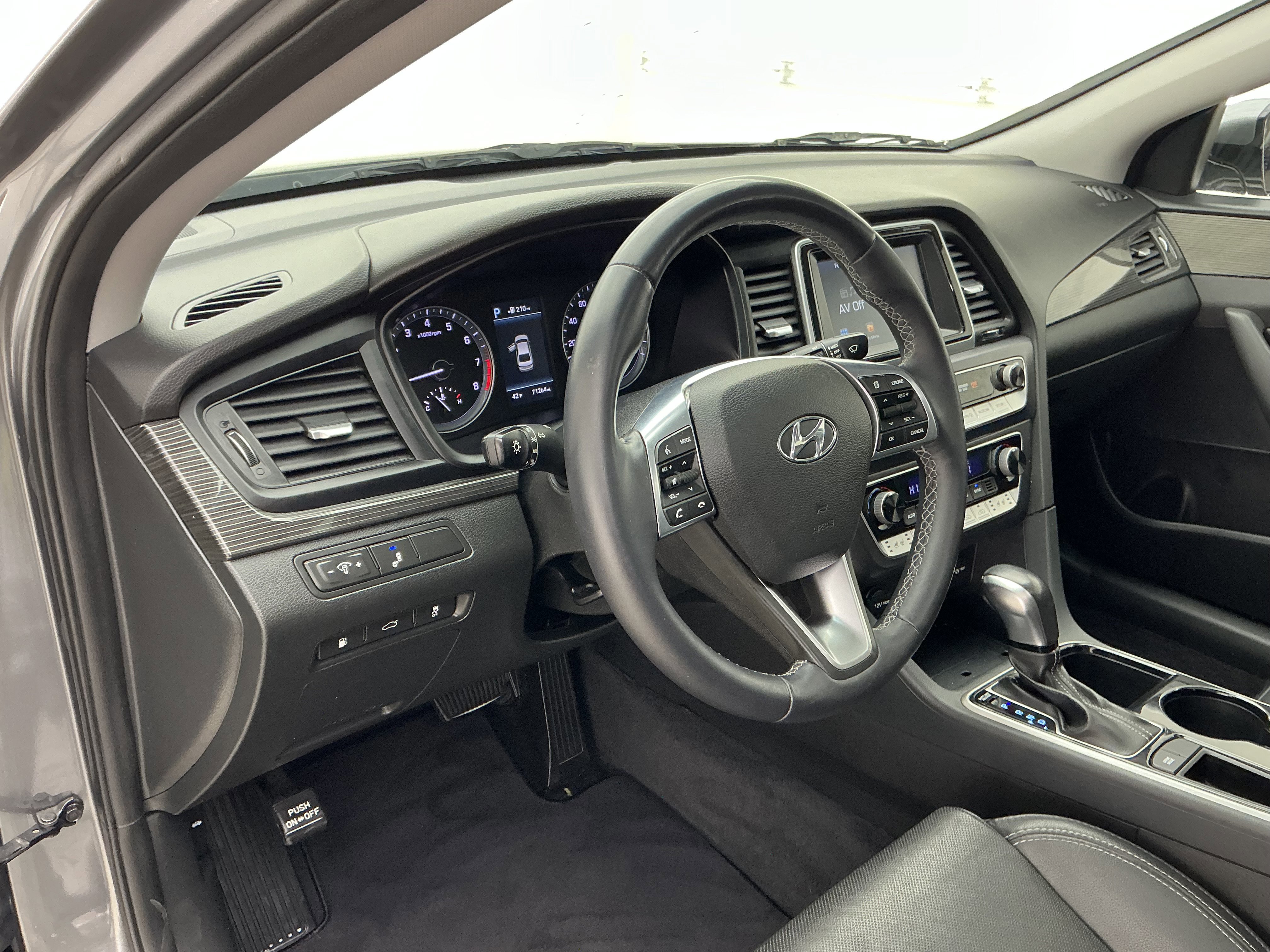 Used 2018 Hyundai Sonata Limited image 13