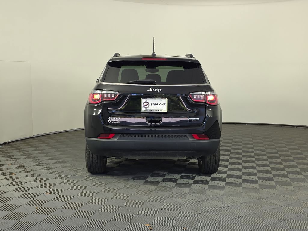 Used 2026 Jeep Compass Latitude AWD/4WD image 6