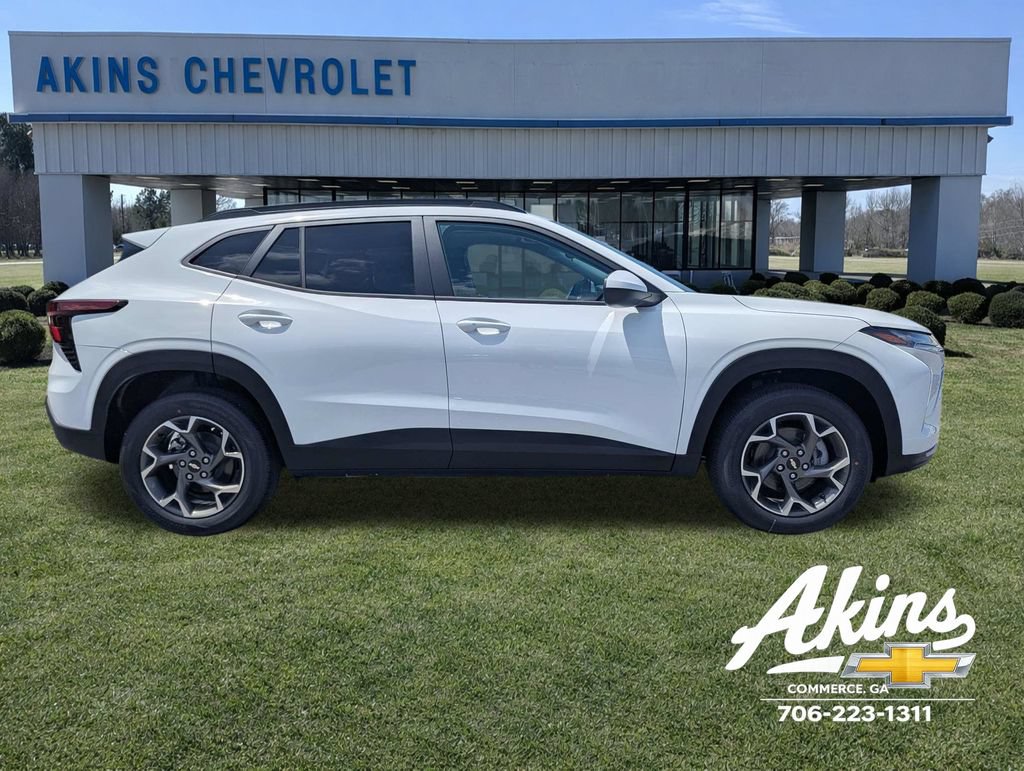 New 2026 Chevrolet Trax LT w/ Sunroof Package FWD image 3