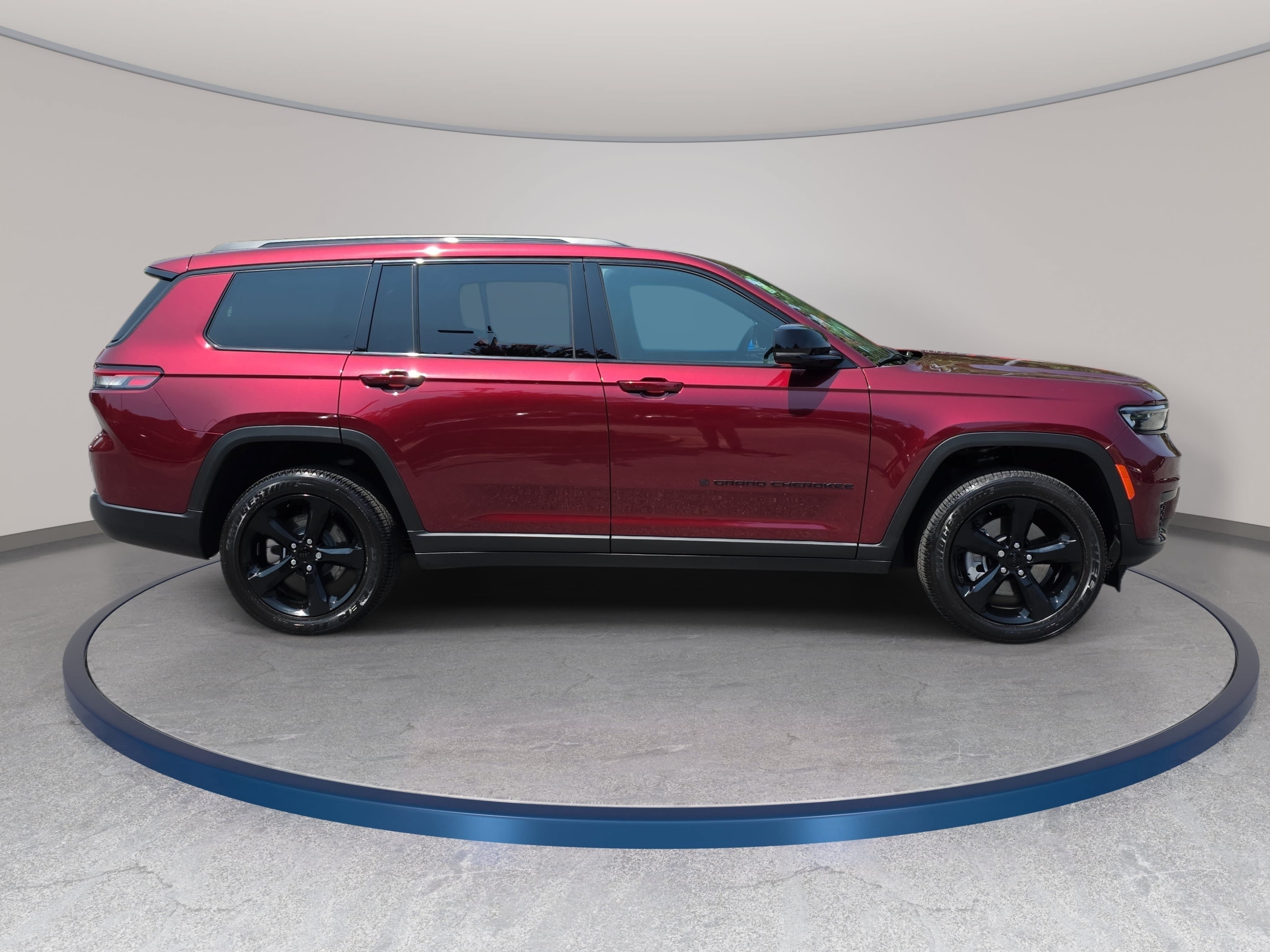 Certified 2025 Jeep Grand Cherokee L Laredo AWD/4WD image 4