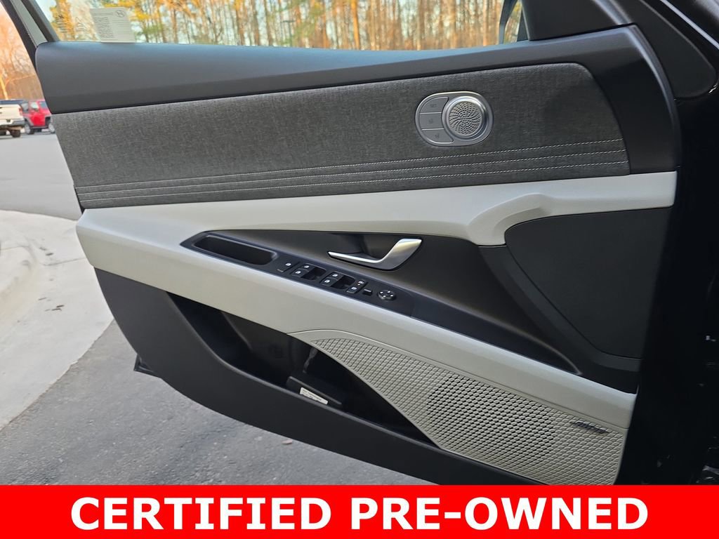 Certified 2025 Hyundai Elantra Limited image 27