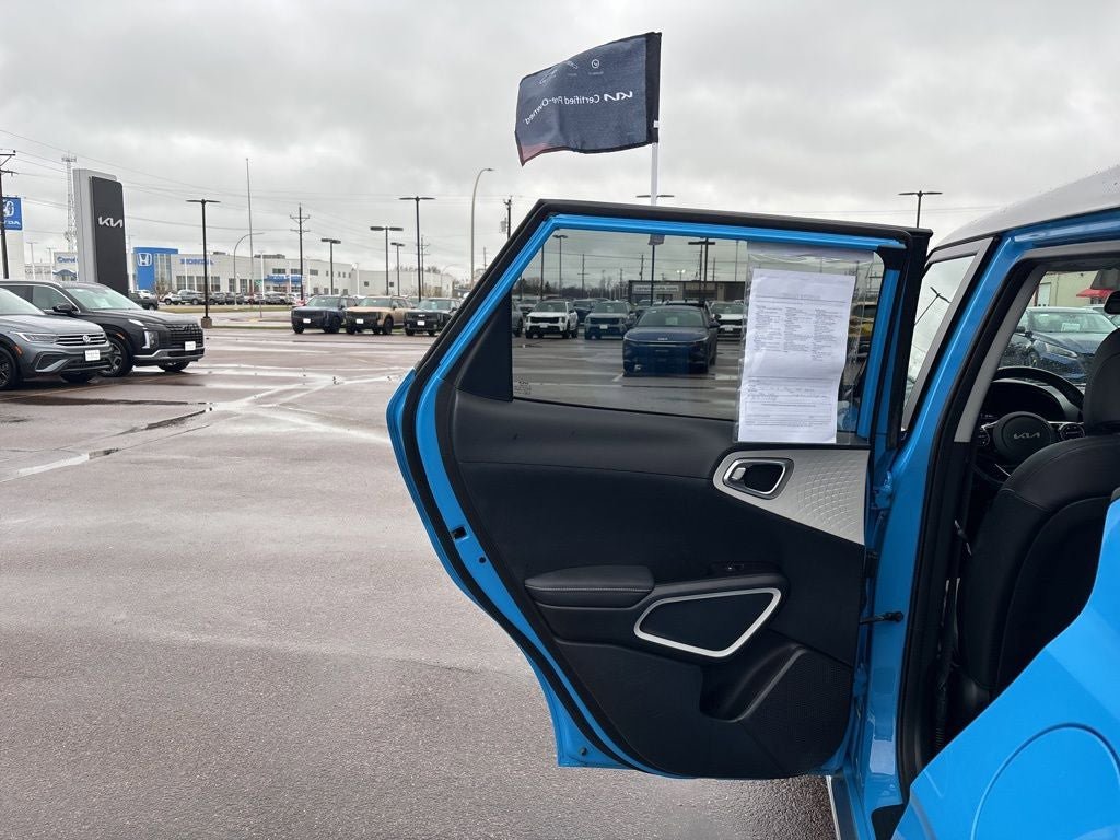 Used 2023 Kia Soul GT-Line FWD image 25
