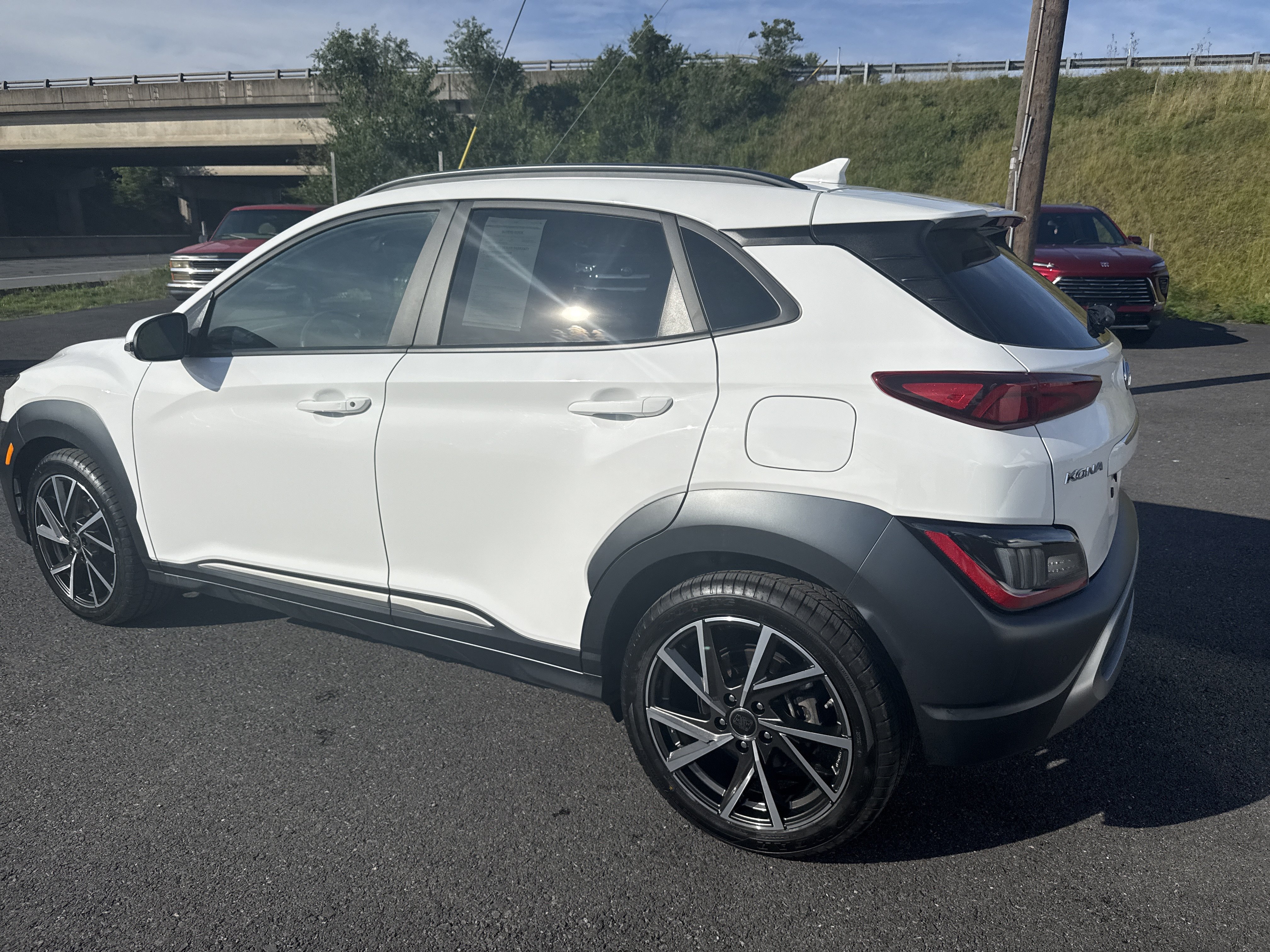 Used 2023 Hyundai Kona Limited w/ Cargo Package AWD/4WD image 6