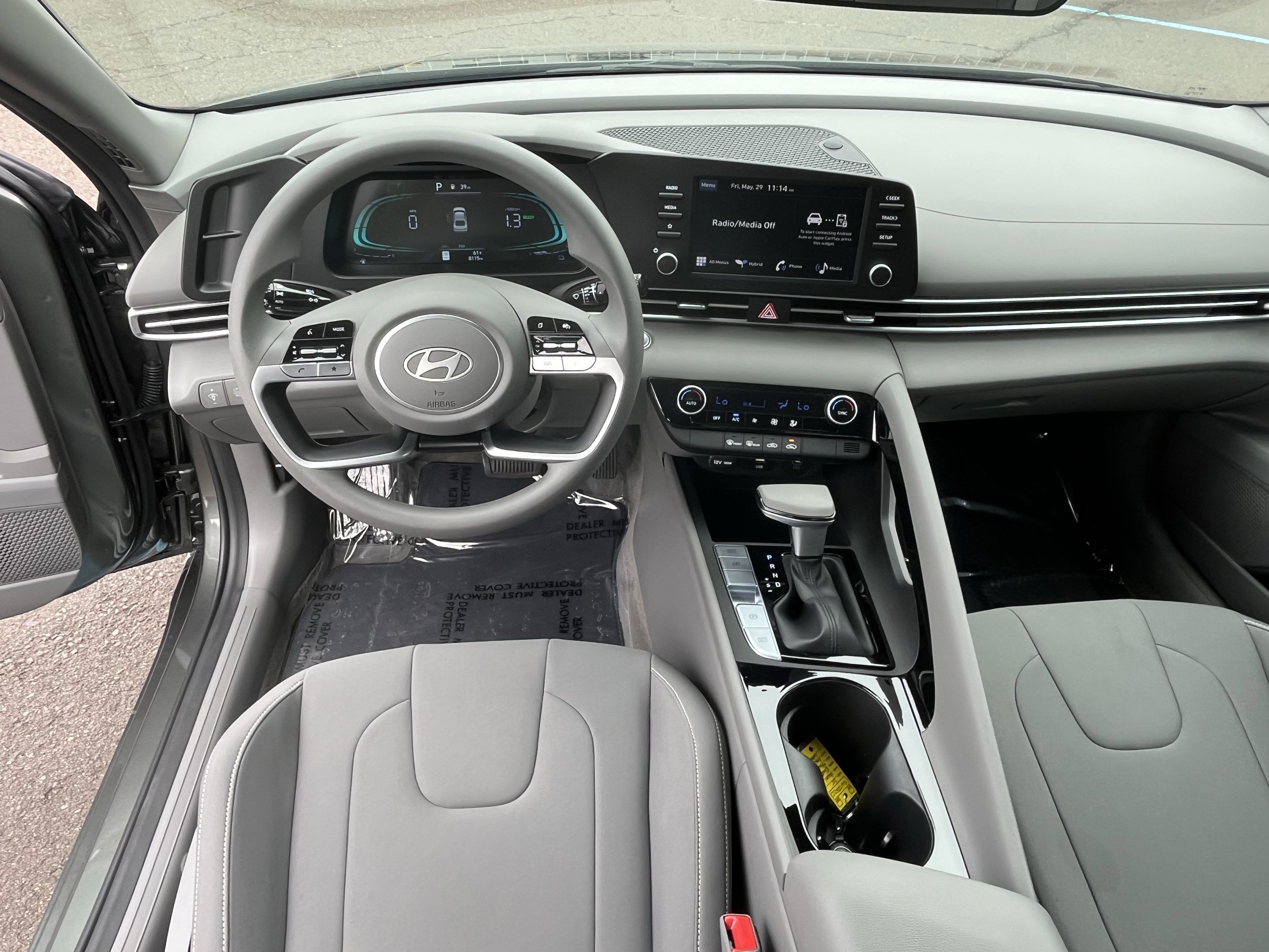 Certified 2025 Hyundai Elantra Hybrid FWD image 11