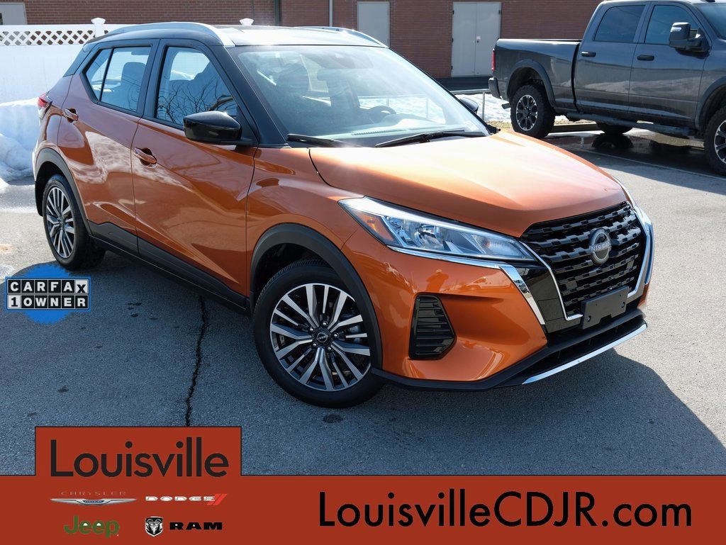 Used 2023 Nissan Kicks SV image 1