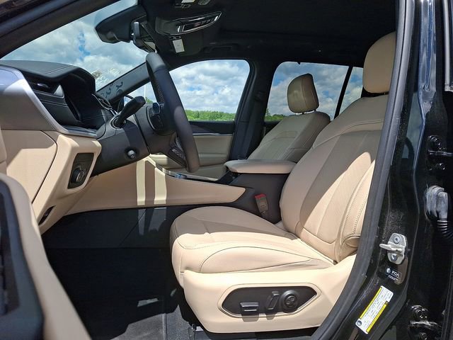 Used 2023 Jeep Grand Cherokee Limited w/ Luxury Tech Group II AWD/4WD image 13