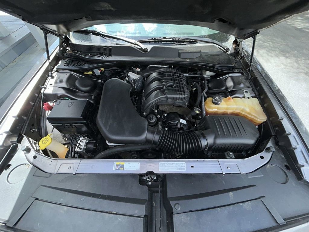 Used 2014 Dodge Challenger SXT Plus RWD image 11