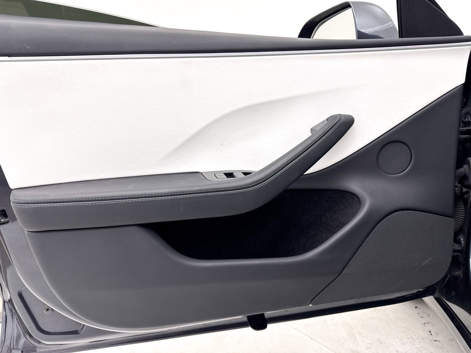 Used 2024 Tesla Model 3 Performance image 31