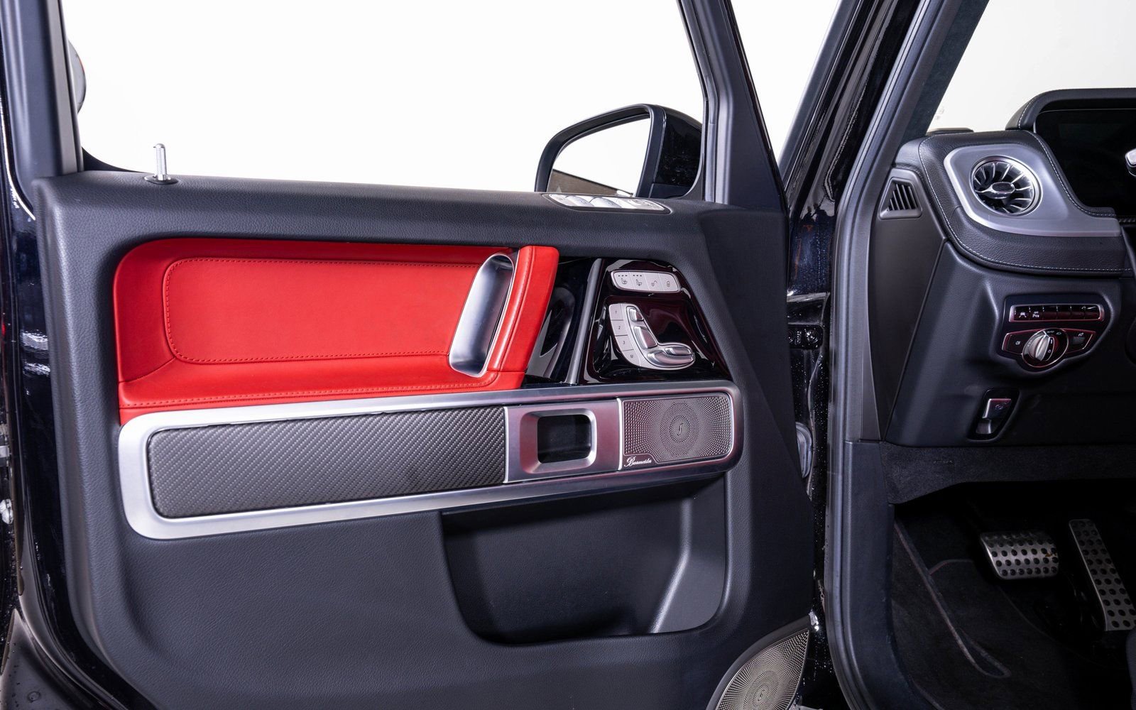 Used 2022 Mercedes-Benz G 63 AMG 4MATIC w/ AMG Night Package image 14