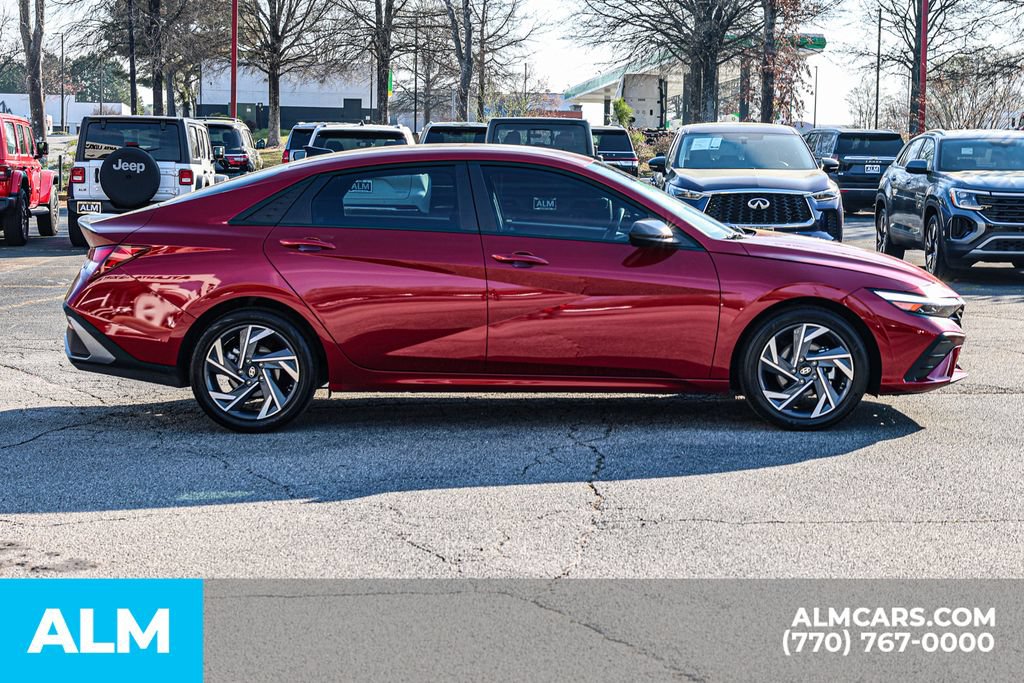 Used 2025 Hyundai Elantra Sport FWD image 9