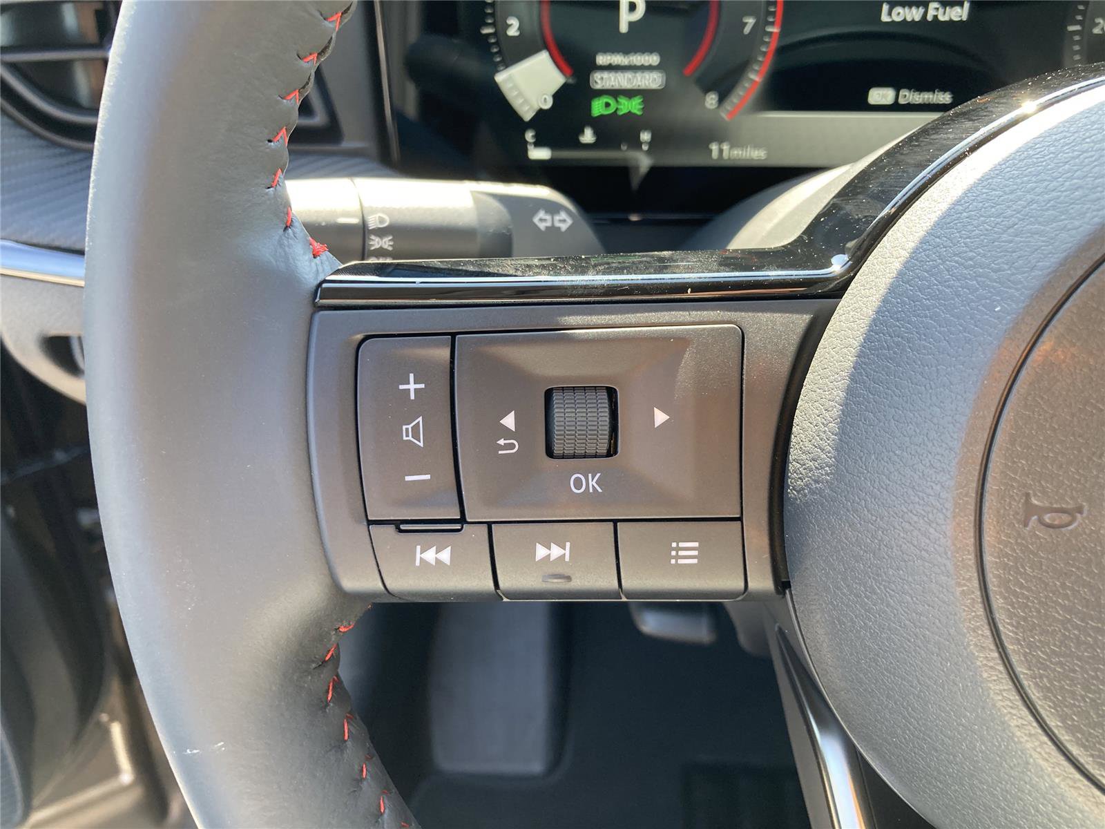 New 2026 Nissan Kicks SR image 21