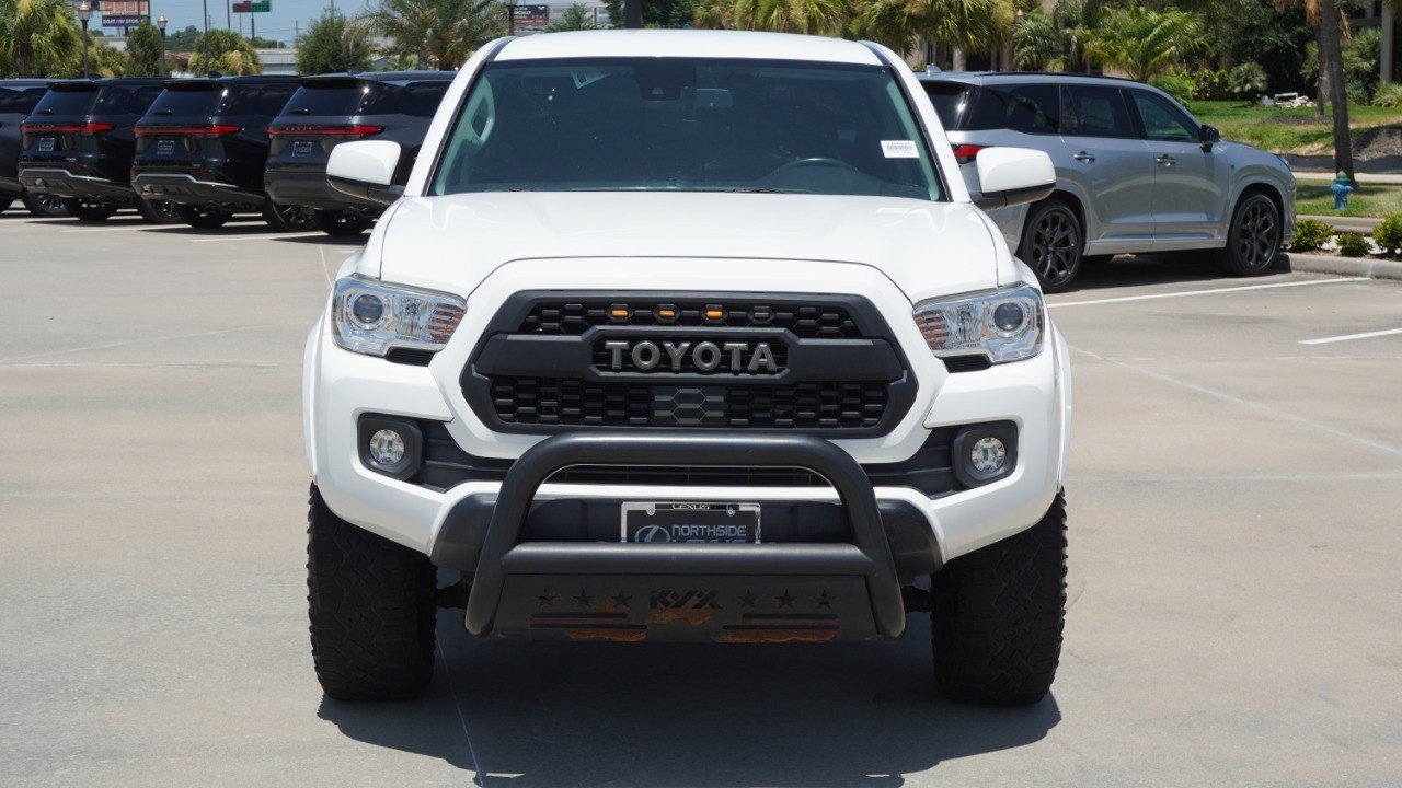Used 2019 Toyota Tacoma SR5 RWD image 2