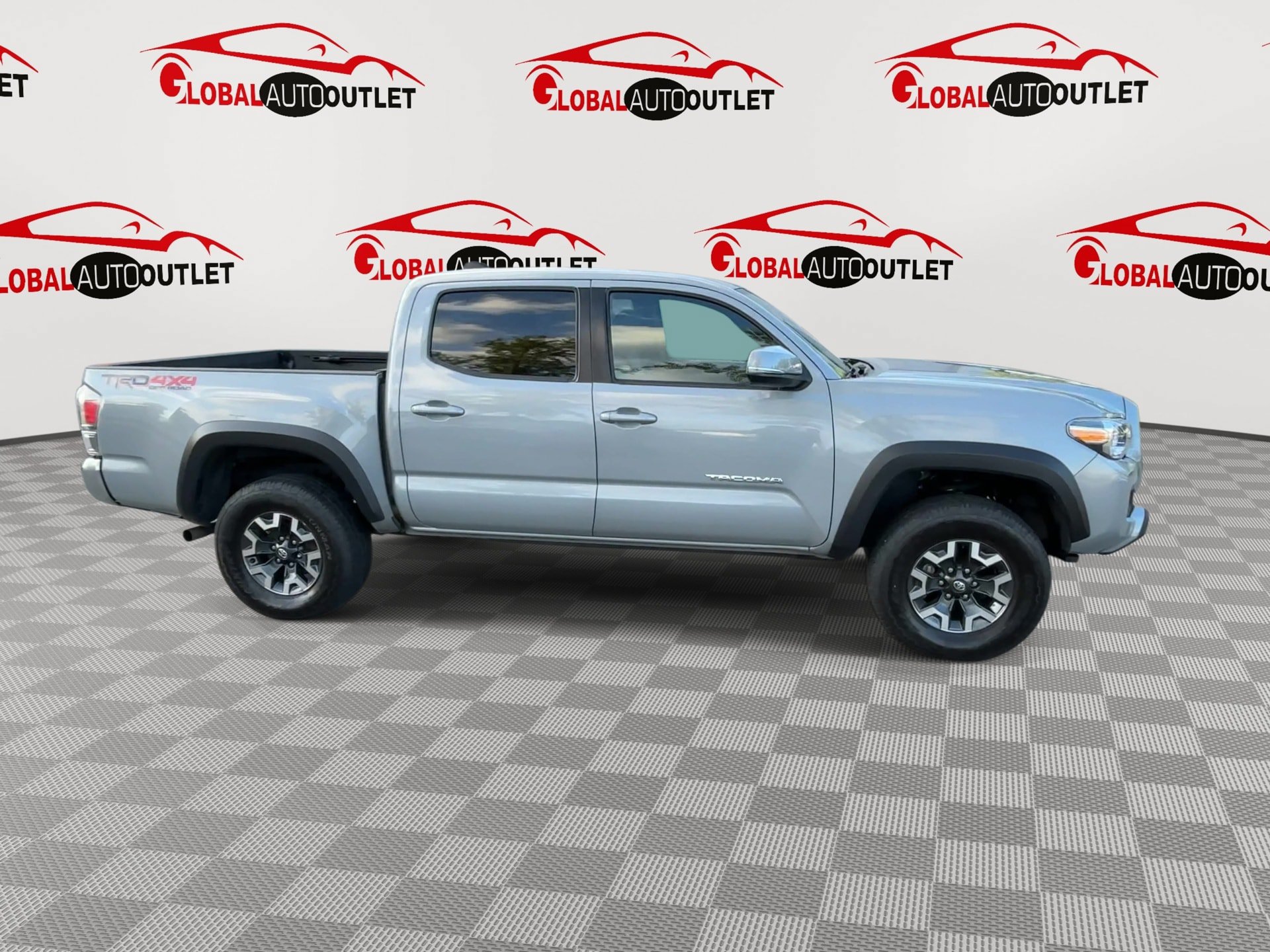 Used 2021 Toyota Tacoma TRD Off-Road AWD/4WD image 2