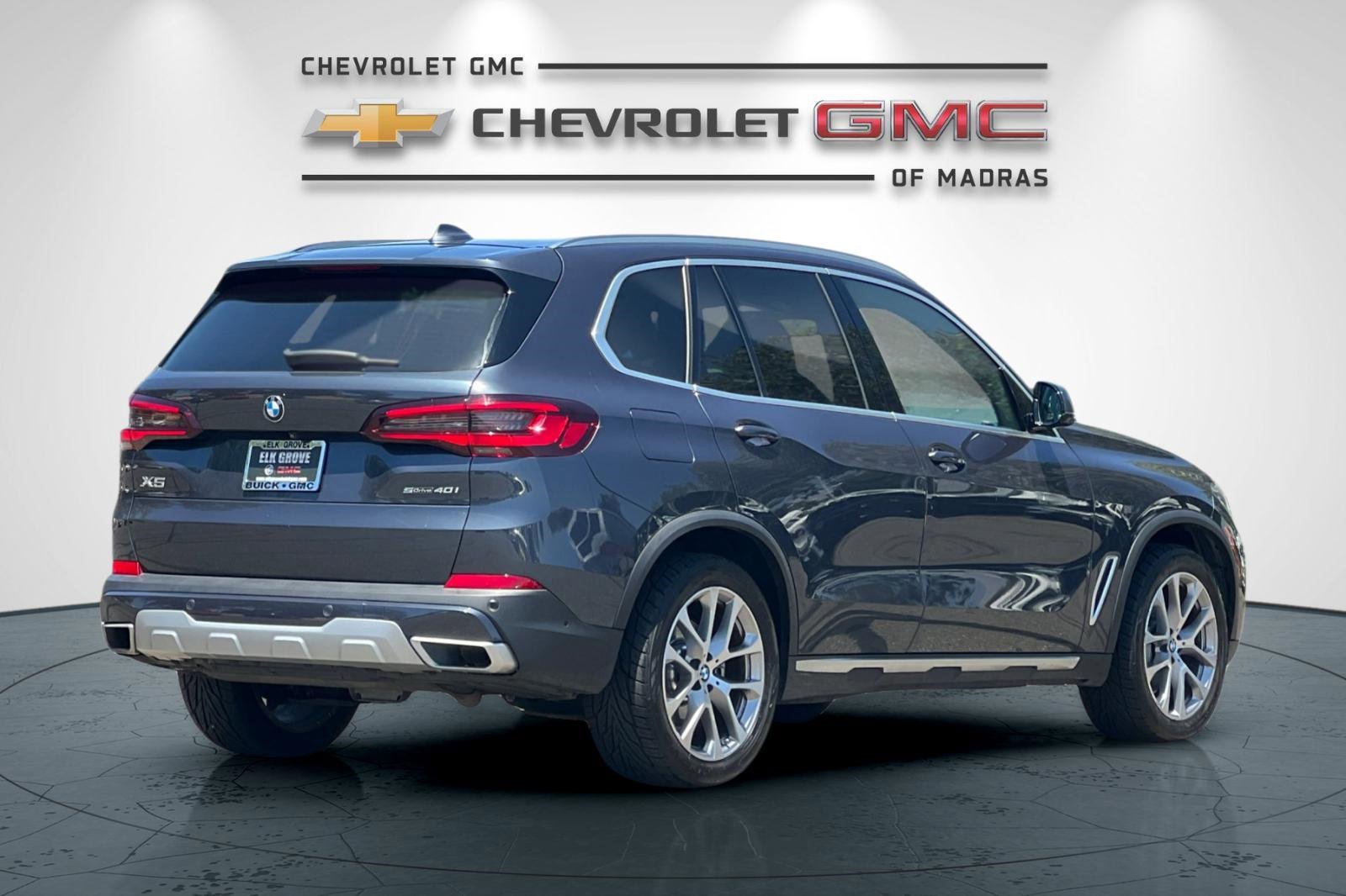 Used 2022 BMW X5 sDrive40i w/ Parking Assistance Package image 3