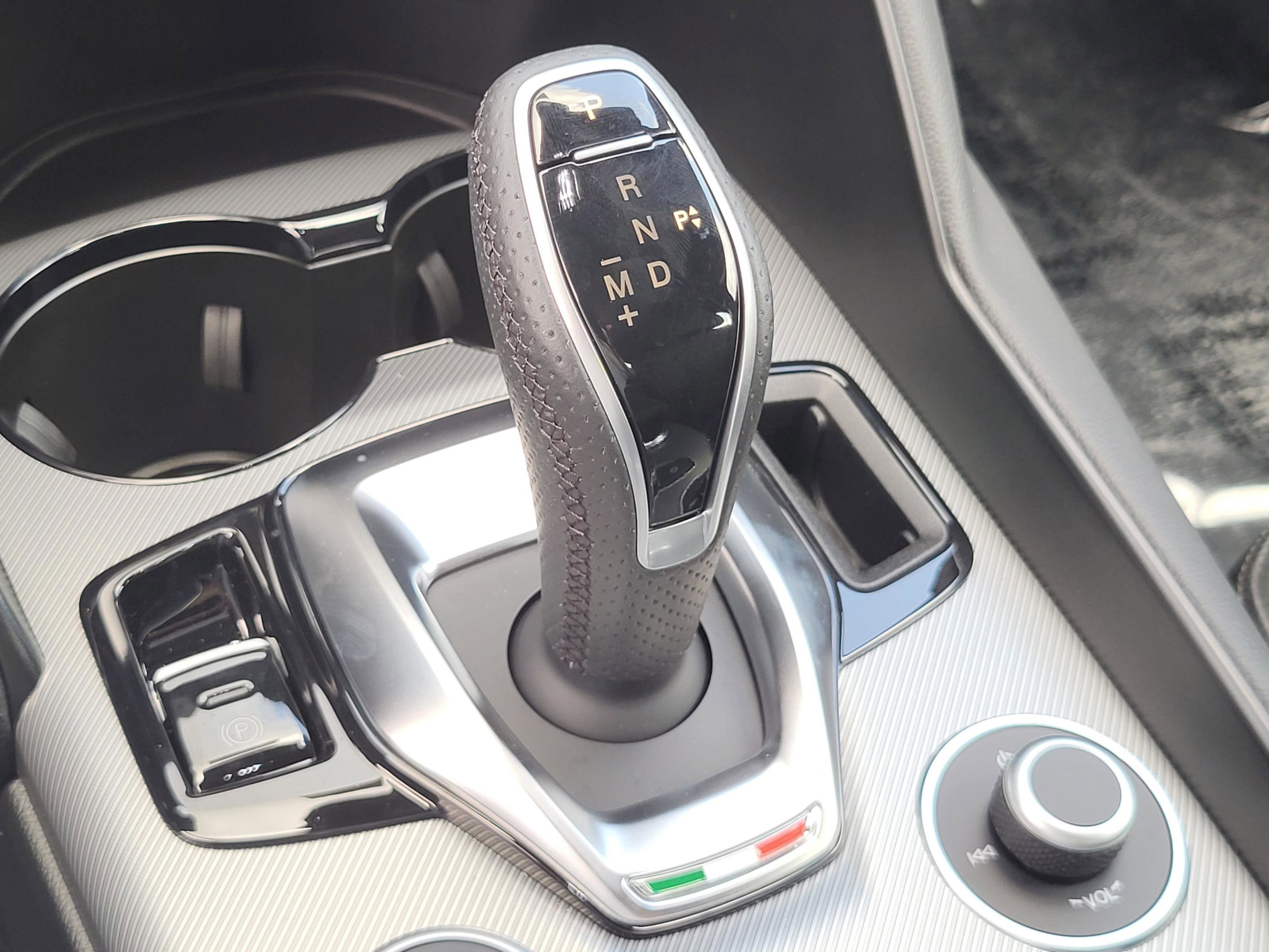 New 2025 Alfa Romeo Giulia w/ Driving Assist Package RWD image 47