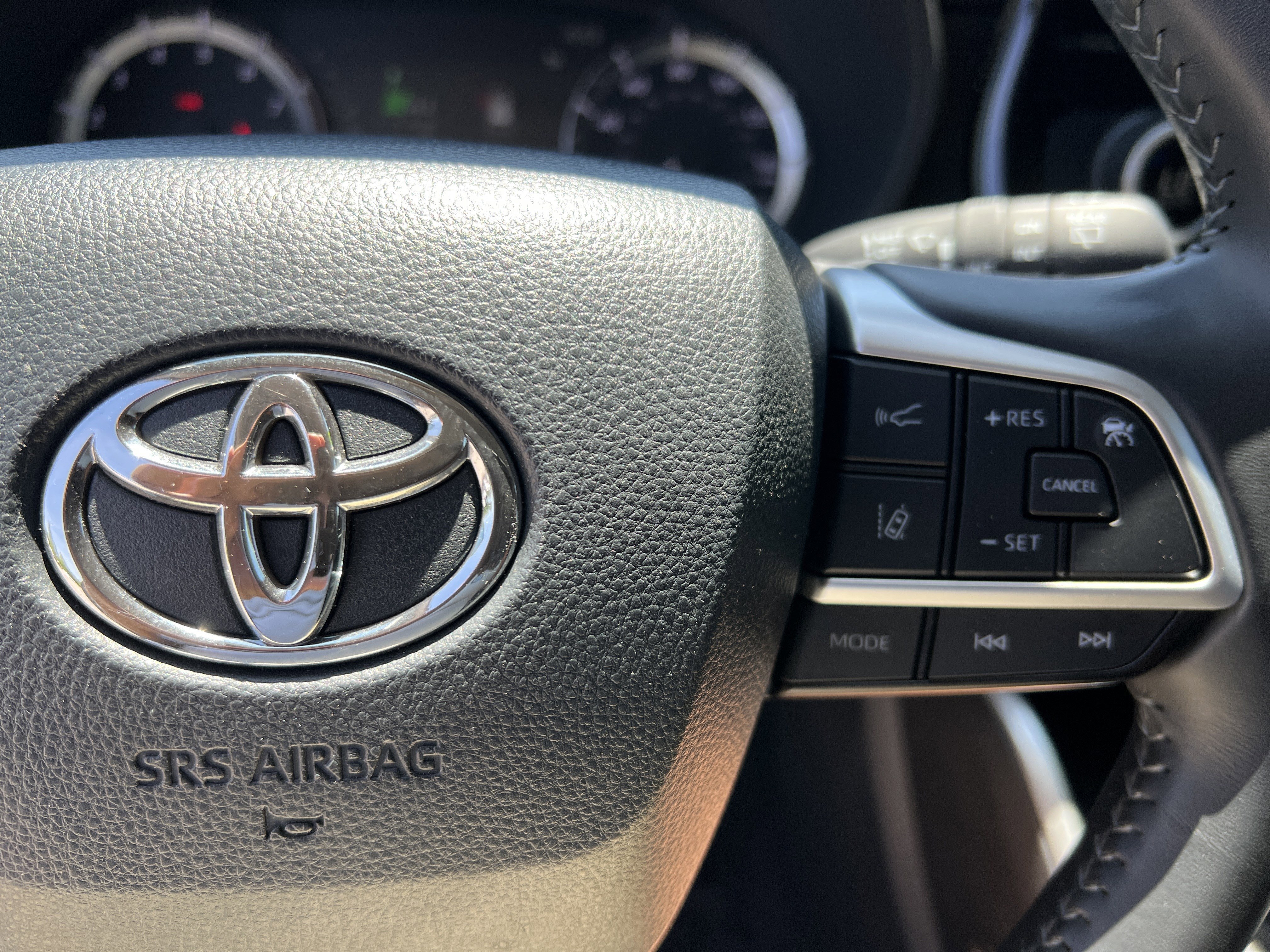 Certified 2024 Toyota Highlander LE AWD/4WD image 11