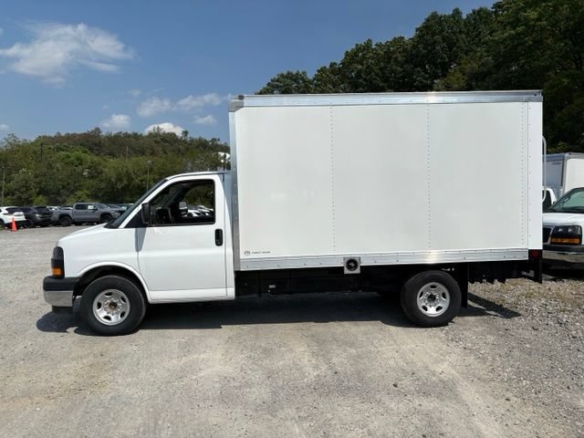 New 2026 GMC Savana 3500 w/ Power Convenience Package RWD image 2