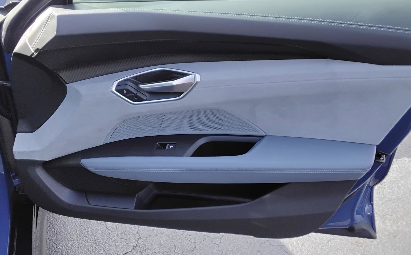 Used 2022 Audi e-tron GT Premium Plus w/ Performance Package image 25