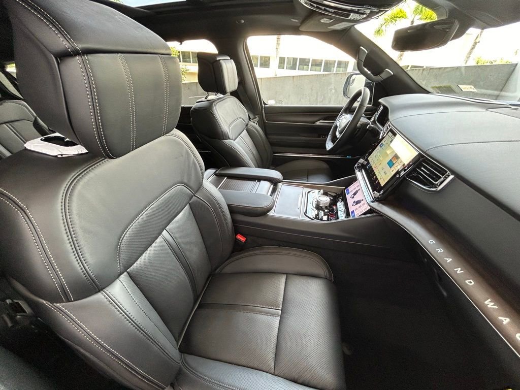 Used 2024 Jeep Grand Wagoneer L 4WD w/ HD Trailer Tow Package image 30