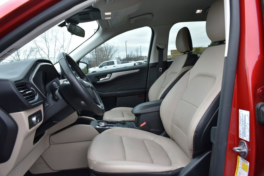 Used 2021 Ford Escape SEL w/ Technology Package image 15
