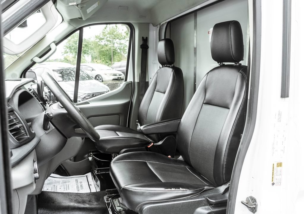 Used 2022 Ford Transit 350 DRW RWD image 6