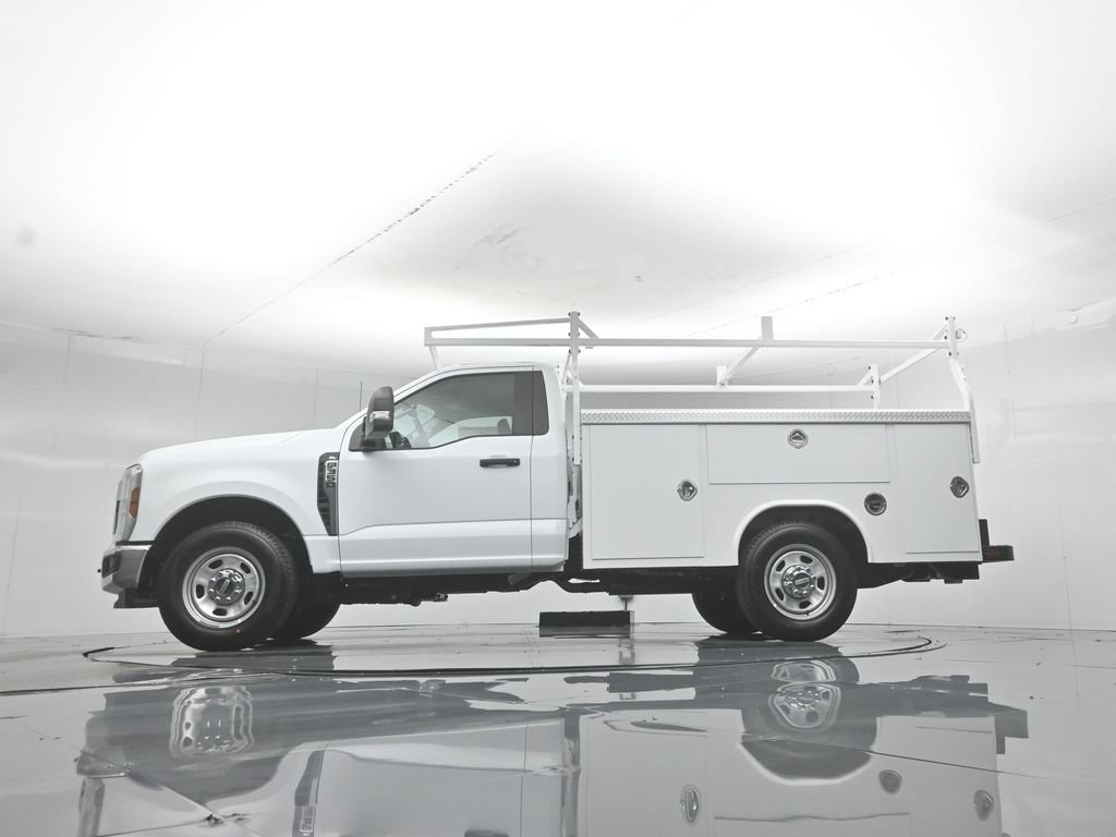 New 2026 Ford F350 XL w/ XL Chrome Package RWD image 7
