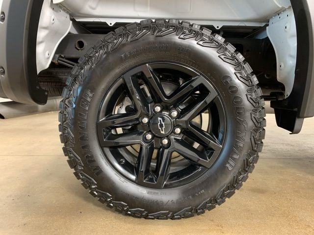 Used 2025 Chevrolet Silverado 1500 Custom Trail Boss AWD/4WD image 36