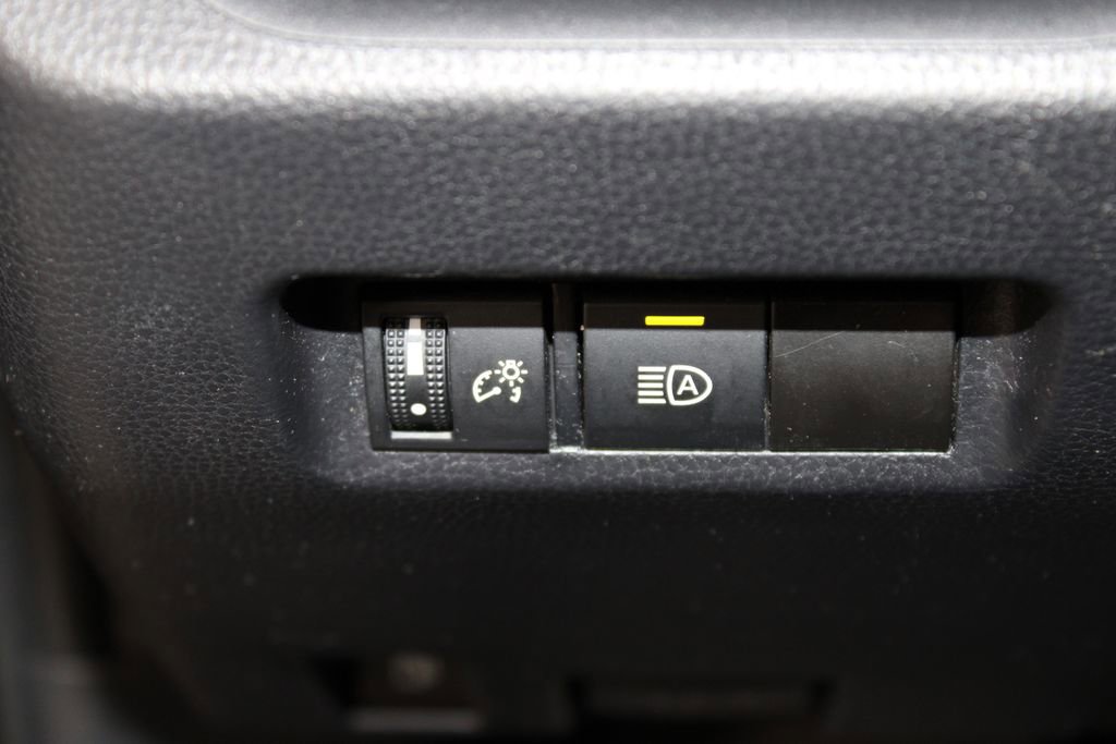 Used 2024 Toyota RAV4 AWD Hybrid image 39