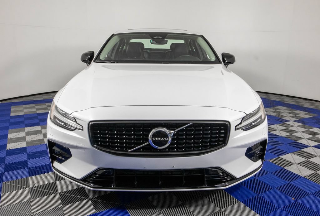 Used 2025 Volvo S60 B5 Core FWD image 2