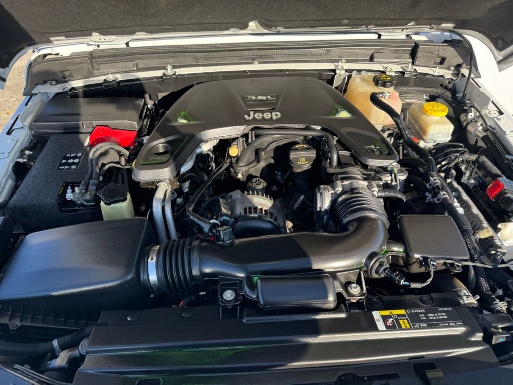 Used 2018 Jeep Wrangler Unlimited Sport image 11