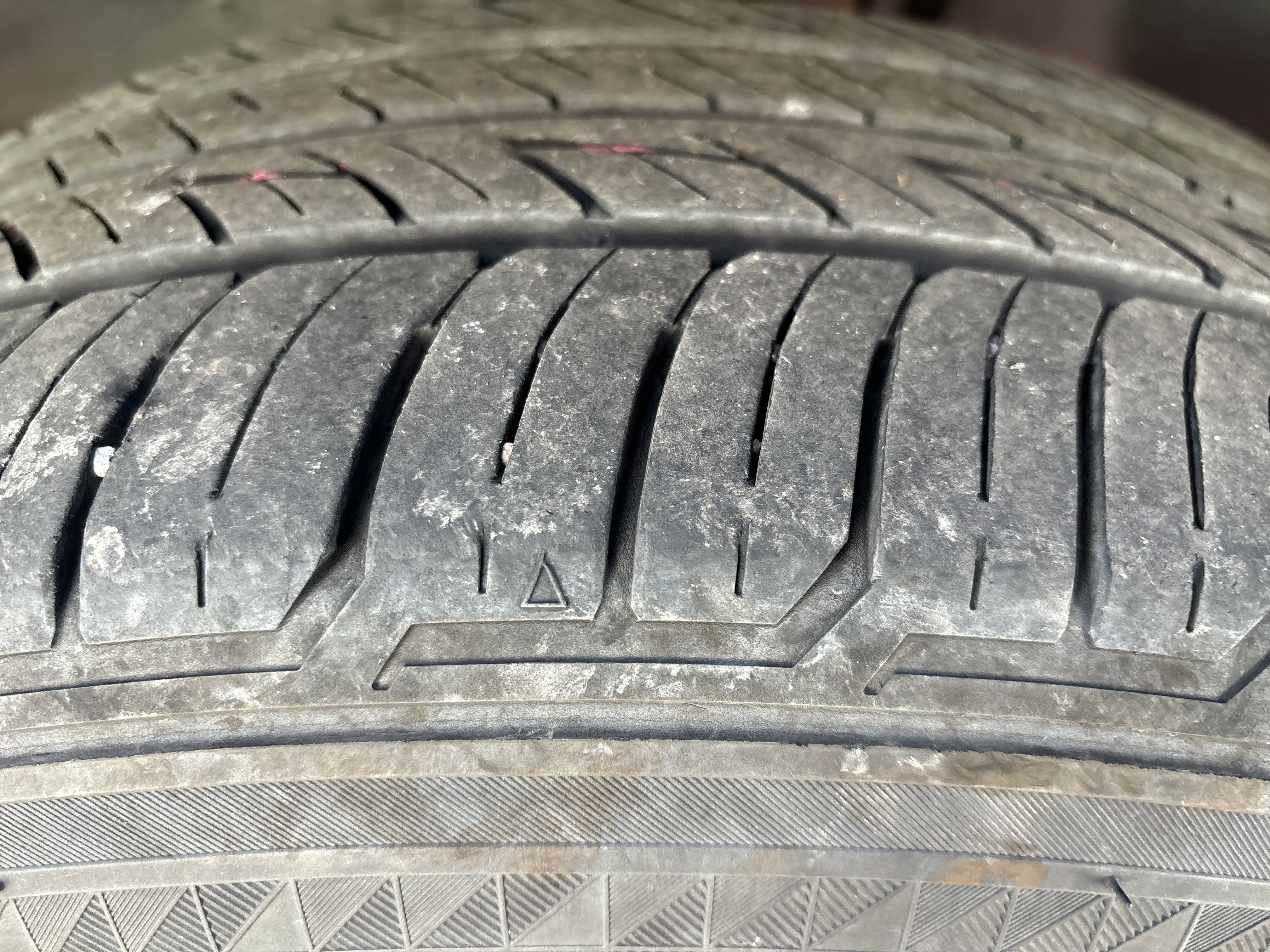 Used 2024 Nissan Pathfinder SV w/ Black Appearance Package image 12