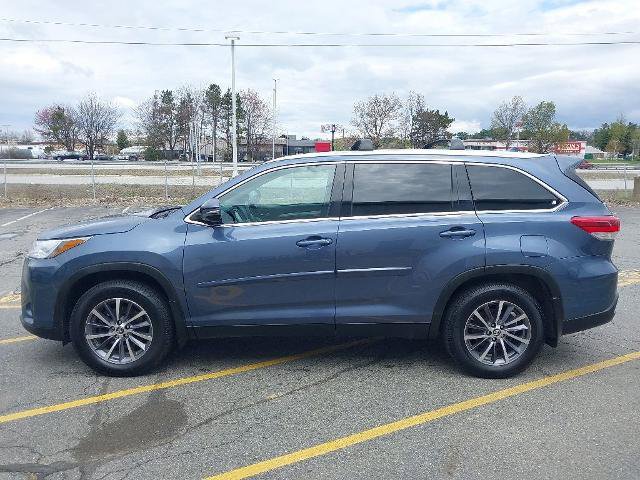 Used 2019 Toyota Highlander XLE AWD/4WD image 5