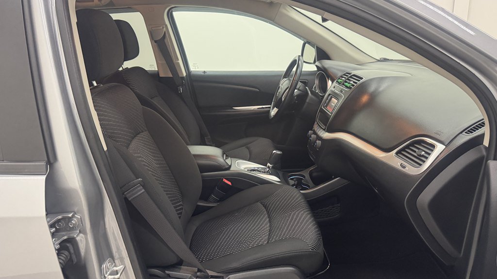 Used 2020 Dodge Journey SE w/ SE Popular Equipment Group FWD image 28