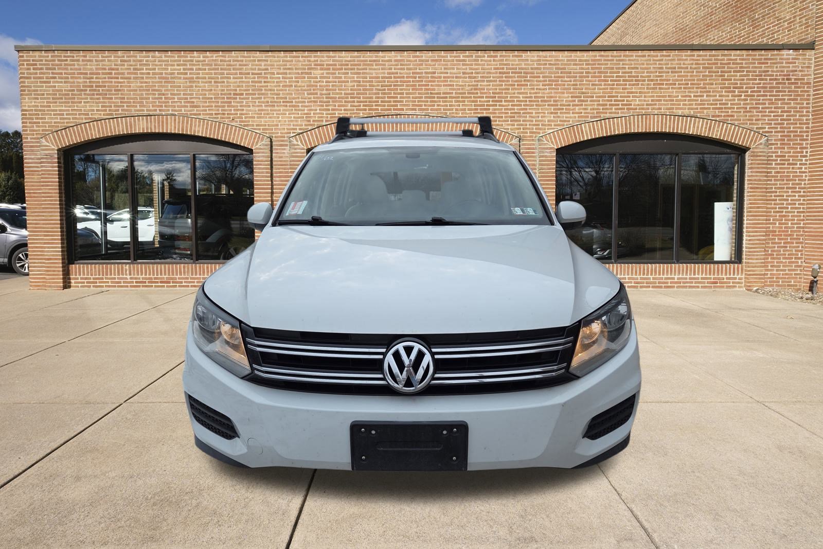 Used 2017 Volkswagen Tiguan S image 7