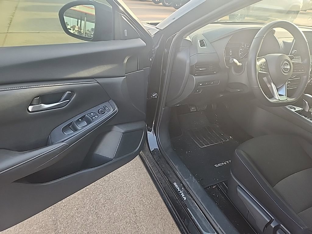 Used 2024 Nissan Sentra SV w/ All-Weather Package image 9