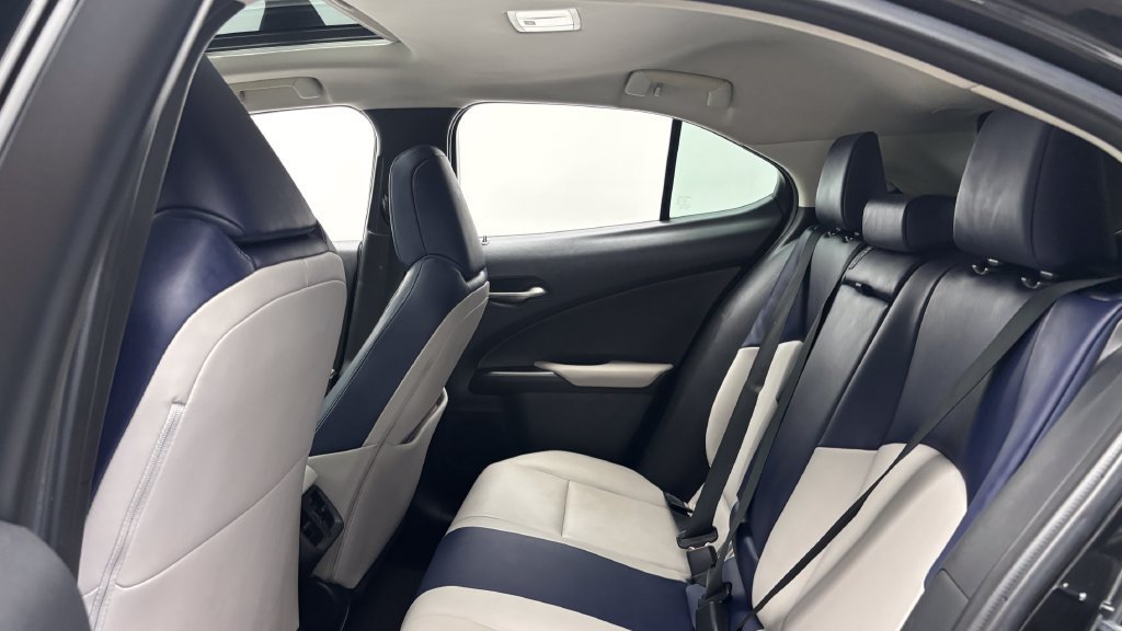 Used 2019 Lexus UX 200 w/ Accessory Package FWD image 35