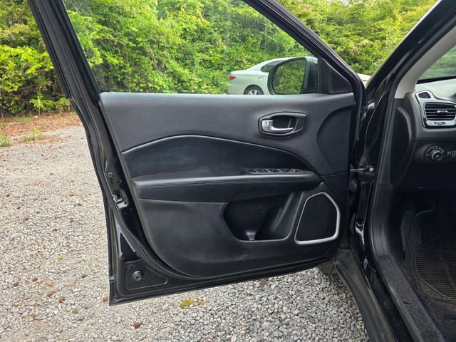 Used 2019 Jeep Compass Altitude image 14