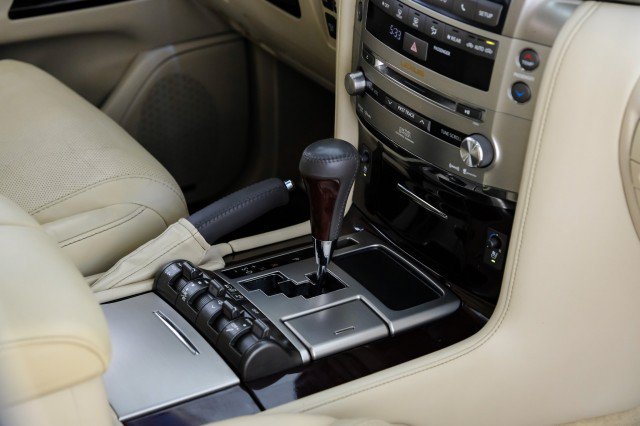 Used 2014 Lexus LX 570 4WD image 24