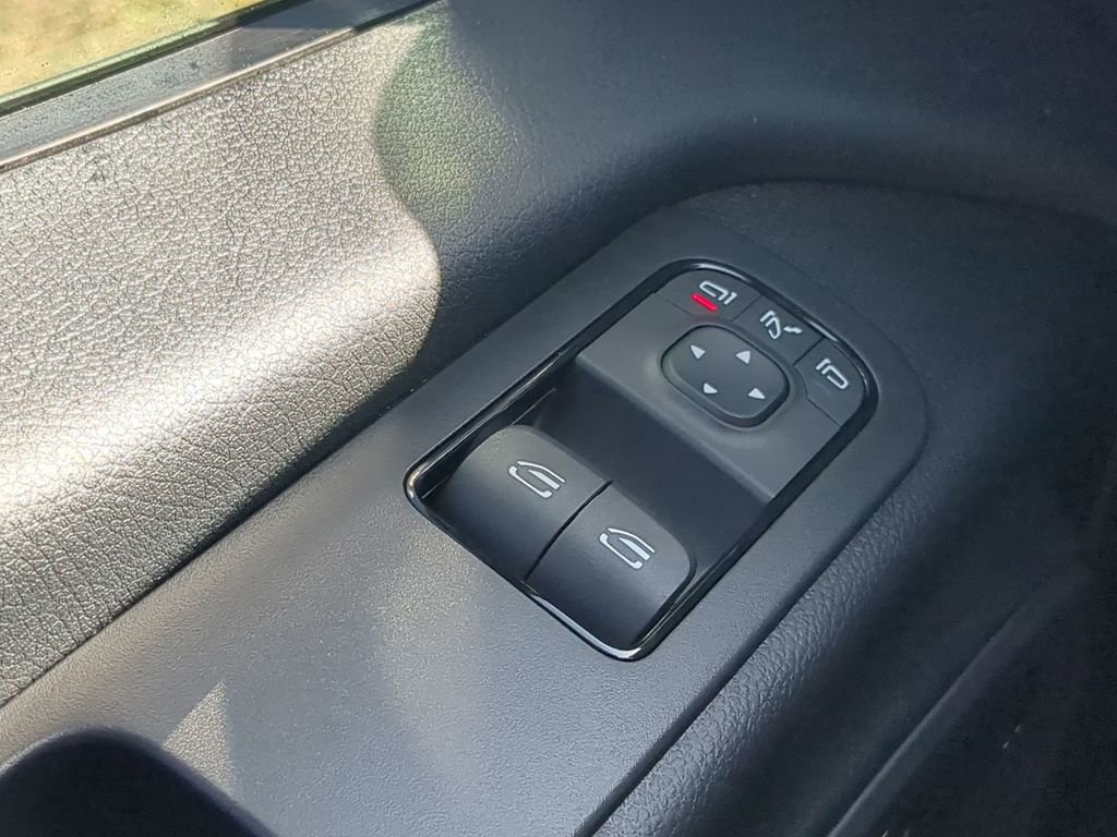 Used 2025 Mercedes-Benz Sprinter 2500 image 10