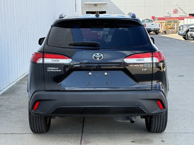 Used 2022 Toyota Corolla Cross LE FWD image 5